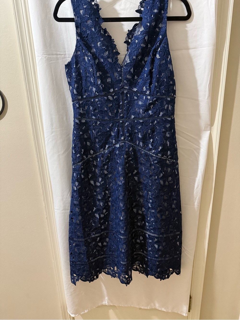 Vineyard Vines Navy Scalloped Lace V-Neck Midi Dress
